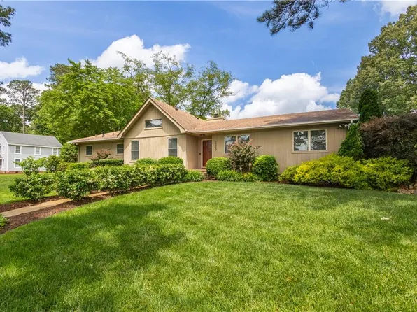 2220 Wind Branch Cir, Virginia Beach, VA 23456
