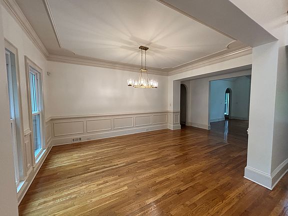 Main level dinning room