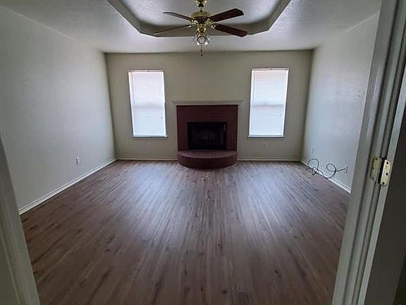 4th image of 2700 Larissa Dr