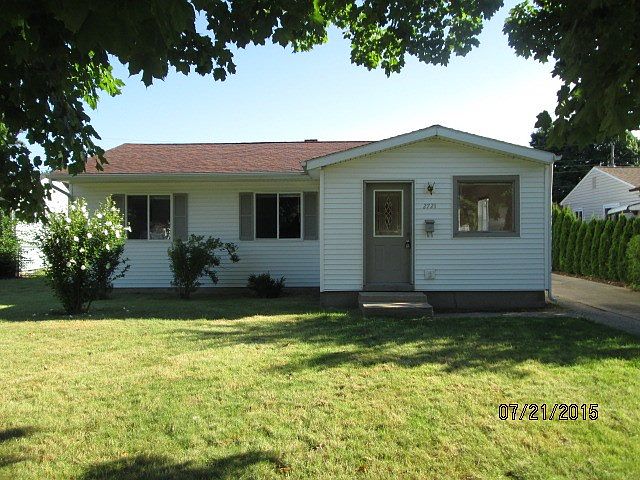 1st image of 2721 Macarthur Ave
