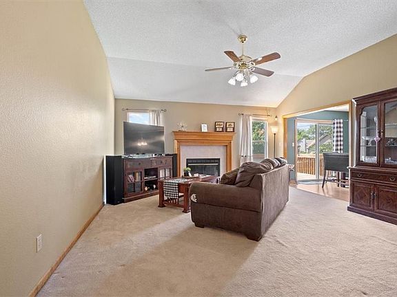 5th image of 4914 Harkness Ave