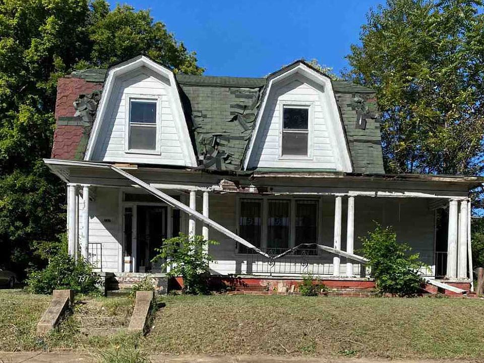 2nd image of 737 Neptune St
