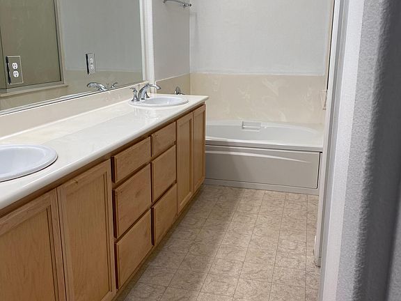 Master bath / shower on the right side