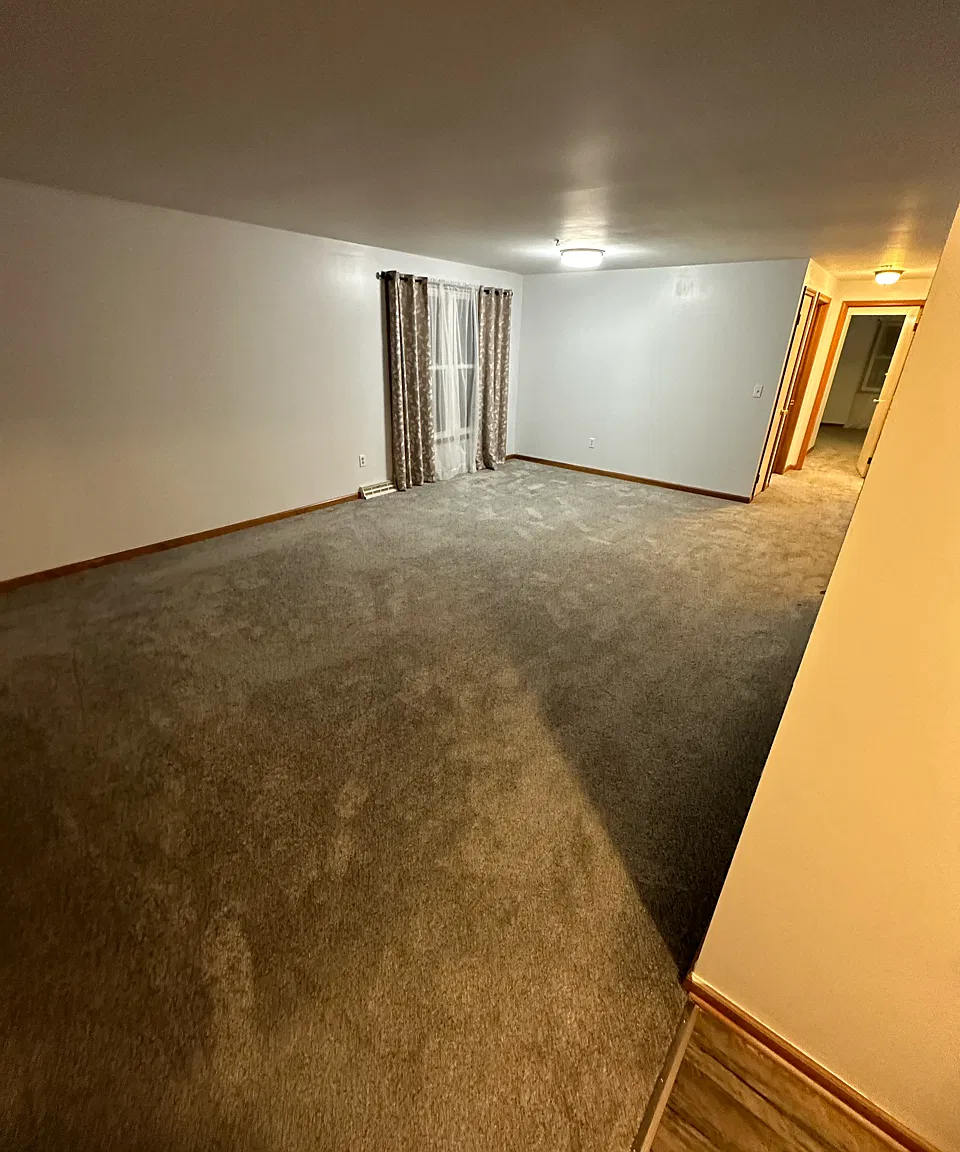 2 bed, 1300 sqft, $1,800 — Photo 2