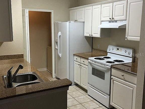 3rd image of 200 Southern Pecan Cir Unit 204