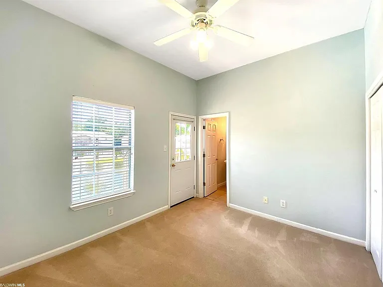 4 Yacht Club Dr #9 — Photo 12