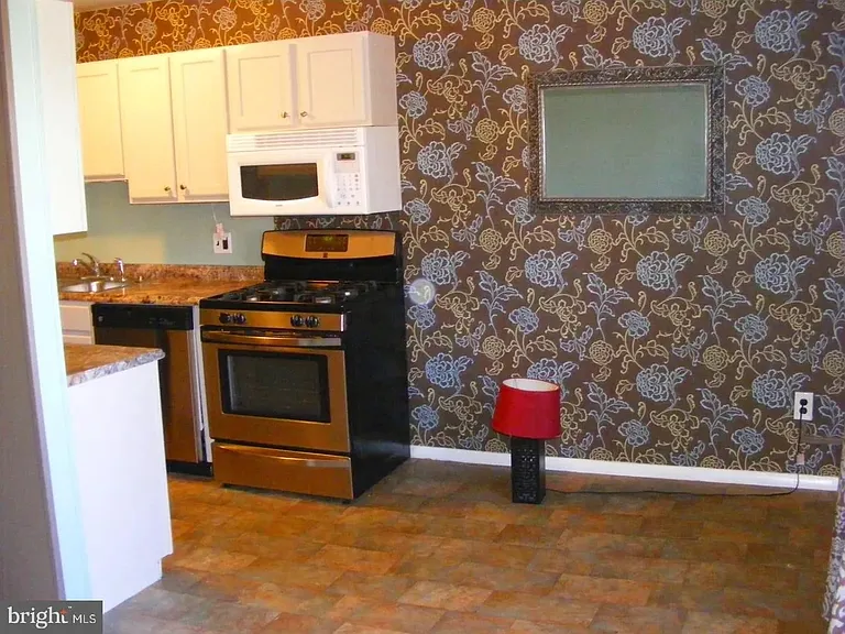 201 1/2 Philadelphia Pike #322 — Photo 8