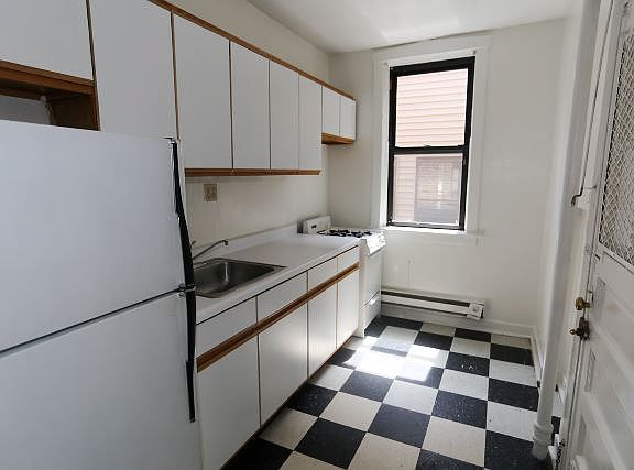 2nd image of 713 W Brompton Ave APT 56
