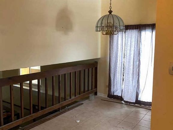 3rd image of 5825 Woodgate Dr