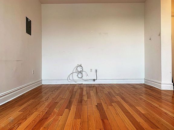 5th image of 2181 38th St APT 17