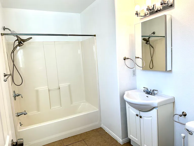 Full Bathroom