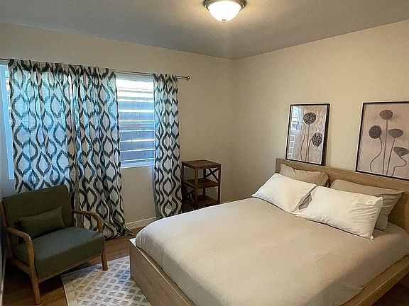 3rd image of 3132 30th St #32