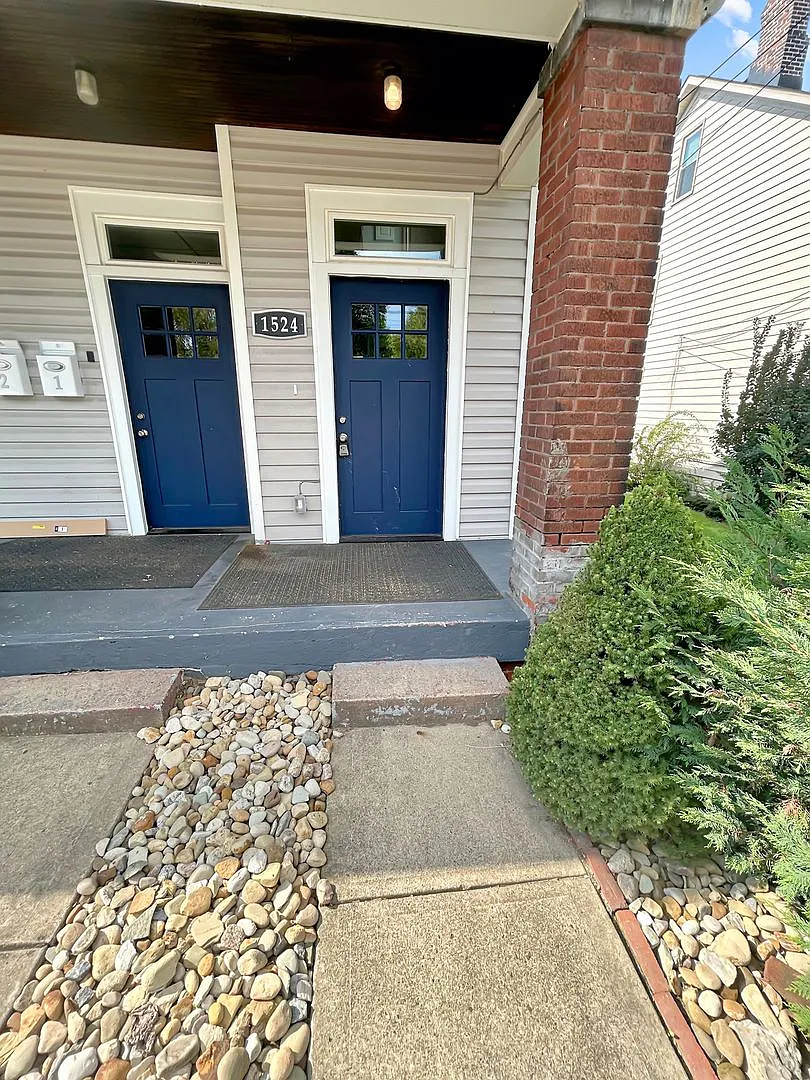 Discover 1524 4th Avenue - in heart of Coraopolis! — Photo 1