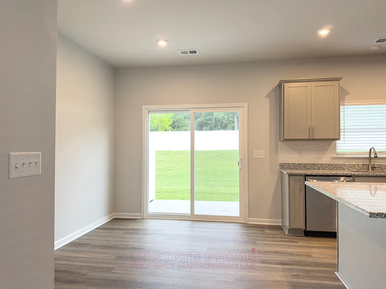 173 Randwick Ln — Photo 10