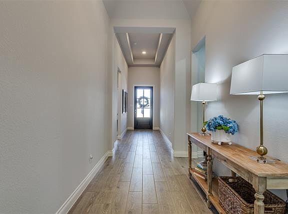3rd image of 2429 Stella Ln