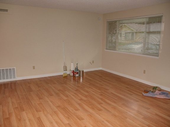 3rd image of 26635 Timberlane Dr SE