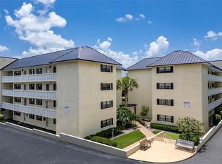 101 N Grandview St APT 212, Mount Dora, FL 32757