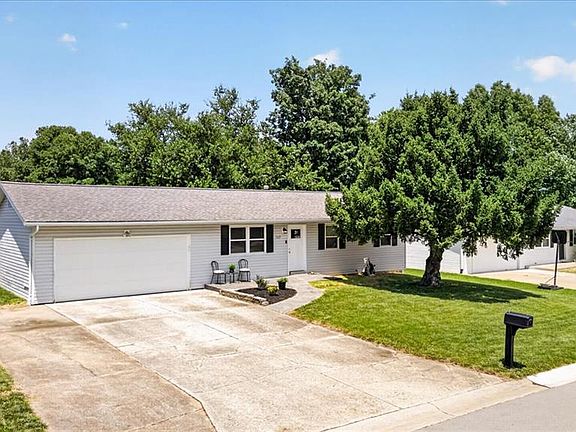 3rd image of 3629 Chervil Dr