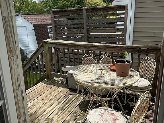 4th image of 405 S Pine St #2