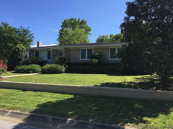 2nd image of 2805 Magnolia Ave