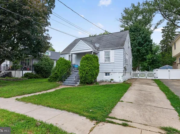 29 N Clinton Ave, Maple Shade, NJ 08052