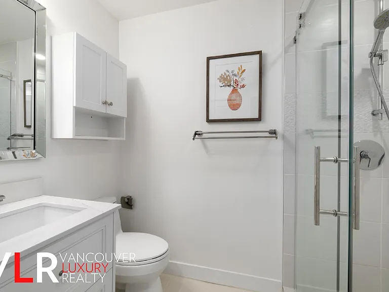 2535 York Ave #103 — Photo 11
