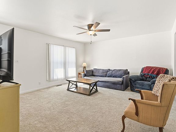 4th image of 1039 Faurote Ave