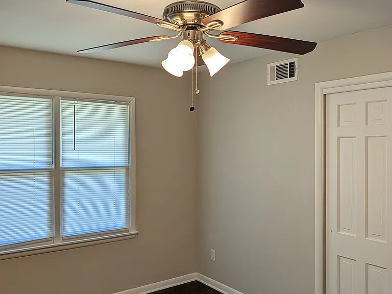 1825 Meyers Pl — Photo 17