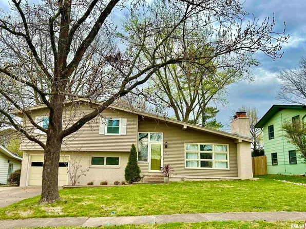 913 S Glenview Dr, Carbondale, IL 62901