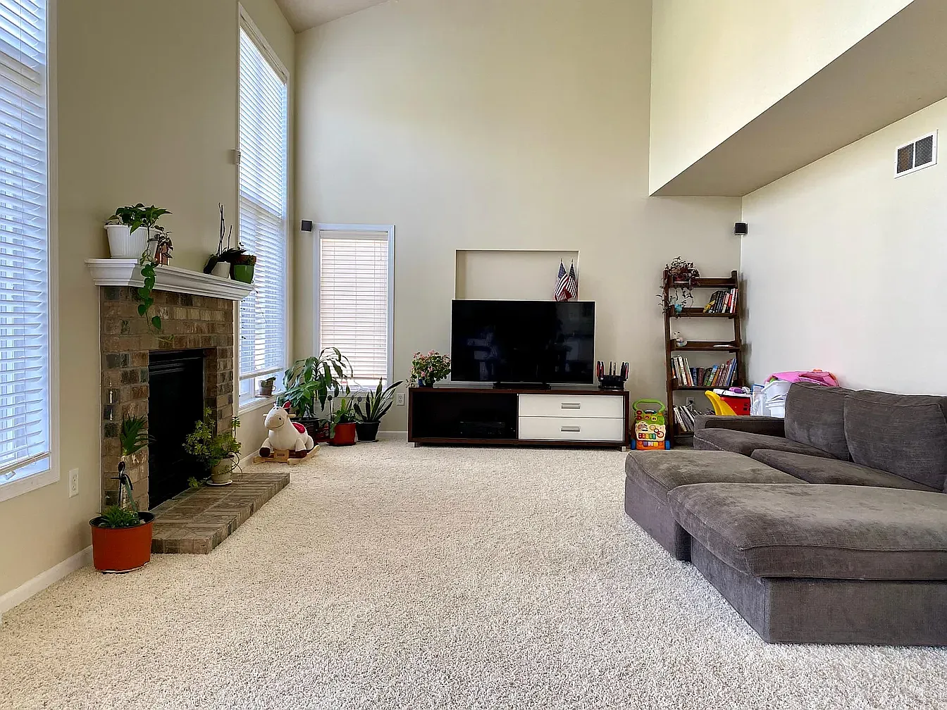 3 bed, 3.5 bath, 2632 sqft, $3,600 — Photo 2