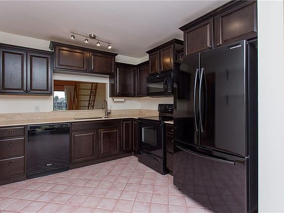 5th image of 15456 Admiralty Cir APT 11