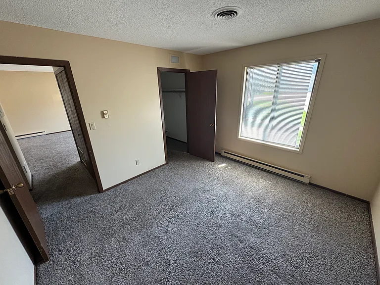 1401 Woodland Dr #2 — Photo 16