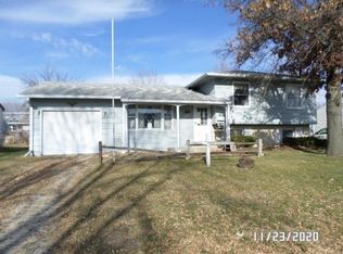1554 Wakonda Dr, Waterloo, IA 50703
