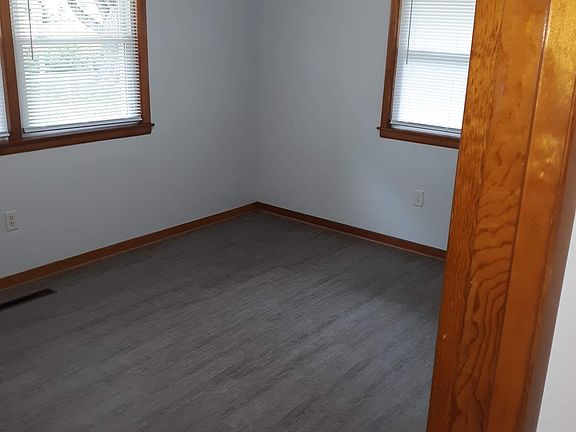 5th image of 287 E Munroe St