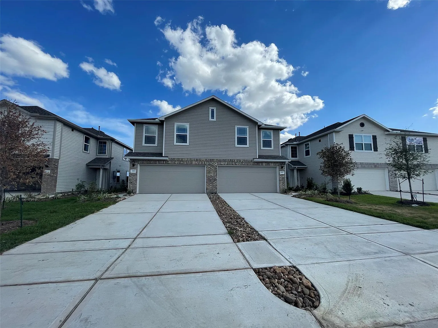 3 bed, 2.5 bath, 1667 sqft, $2,200 — Photo 3