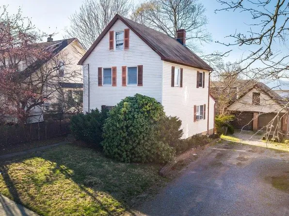 24 Dennis Street, Manhasset, NY 11030