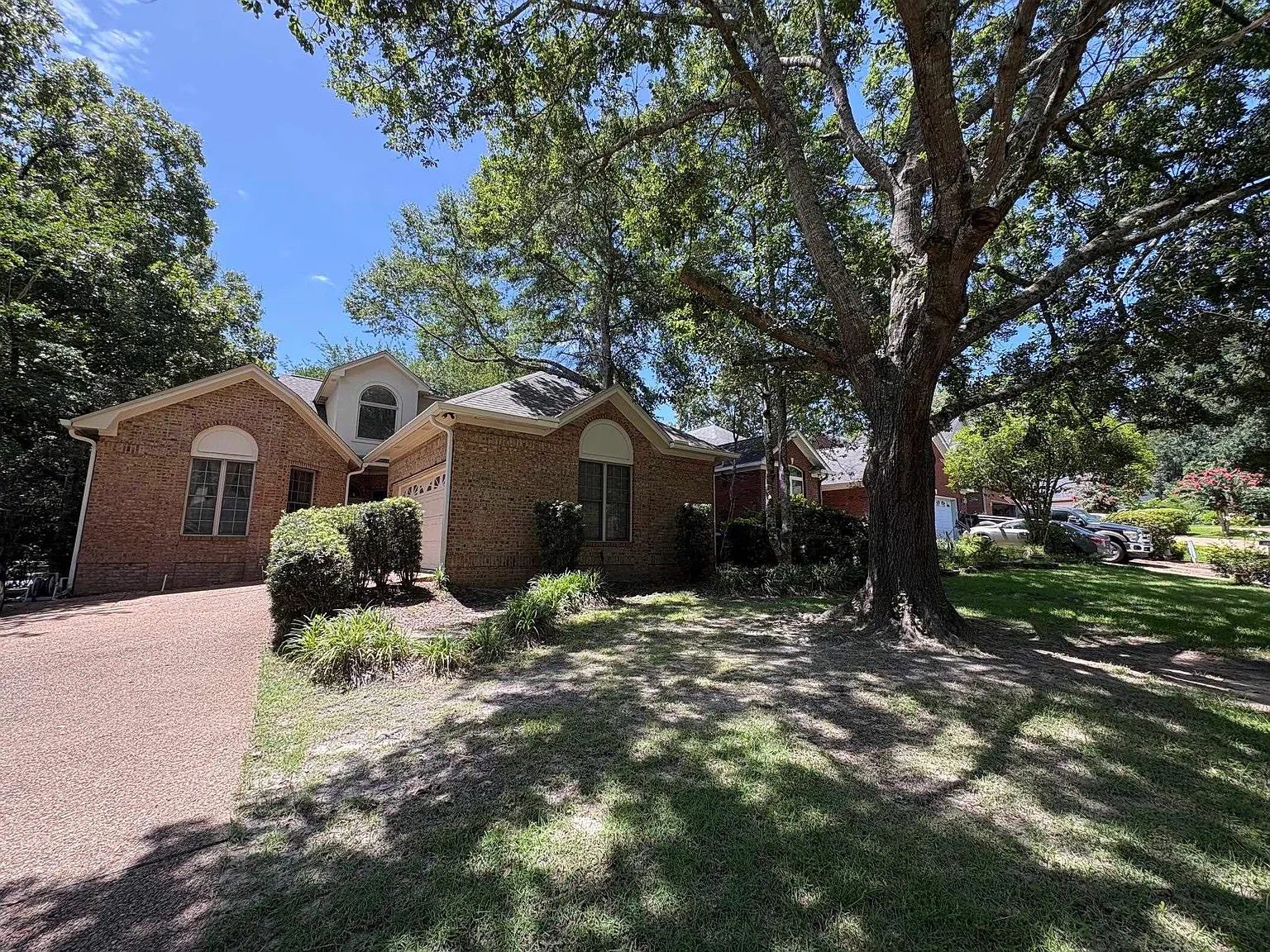 3 bed, 1983 sqft, $2,650 — Photo 3