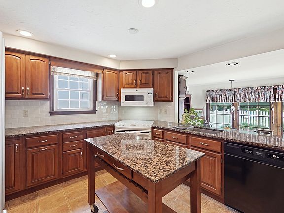 5th image of 22 Kingsbury Rd