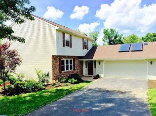 105 Wynnewood Dr, Coatesville, PA 19320