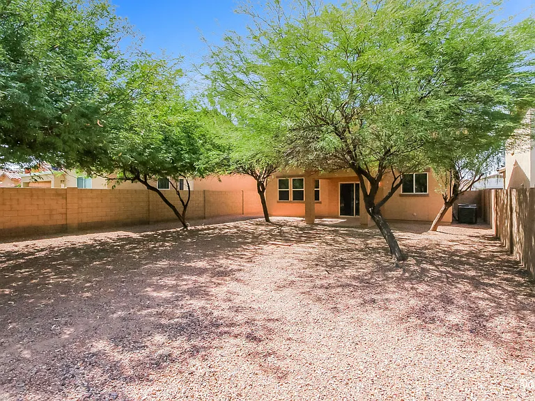42480 W Santa Fe St — Photo 15