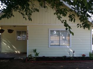 1605 Bullard Ave, Clovis, CA 93611