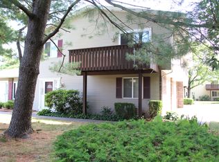 554 Quisset Ct, Warwick, RI 02886