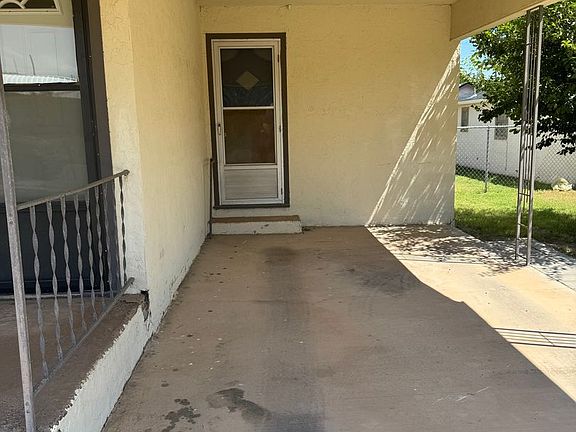 2nd image of 1509 S Avenue F