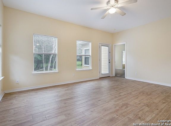4th image of 624 Clyde Ct