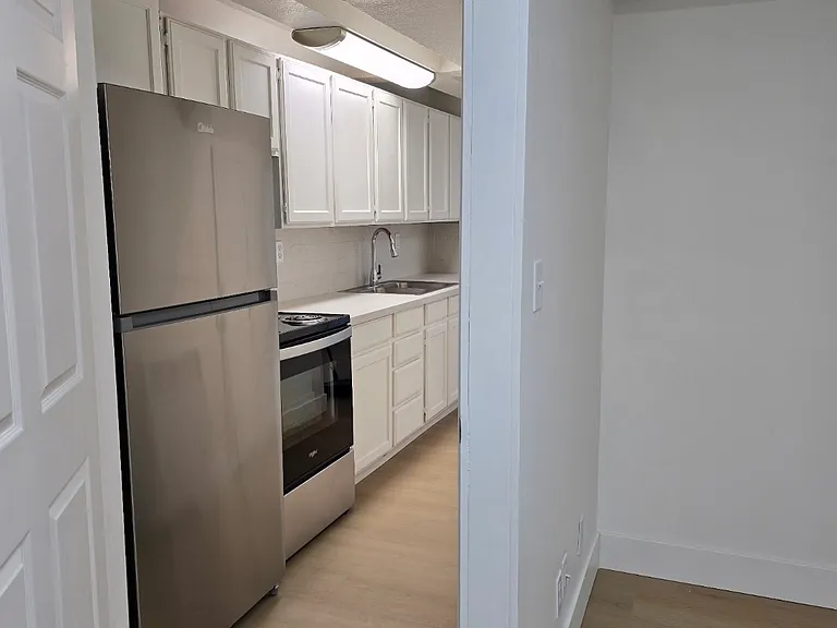 519 N 400 E #3 — Photo 1