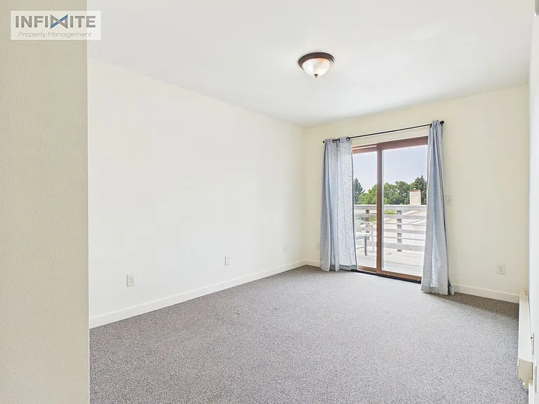 215 S 18th Ave #4 — Photo 5