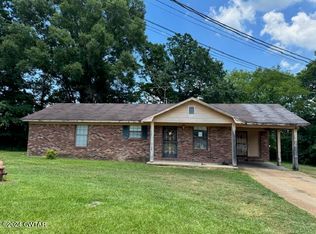 610 Johnson St, Bolivar, TN 38008