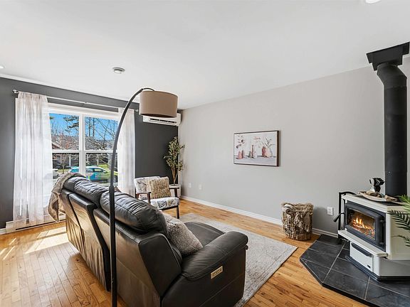 2nd image of 108 Terra Nova Dr