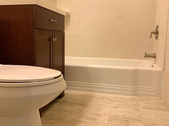 3rd image of 10662 Weymouth St APT 104
