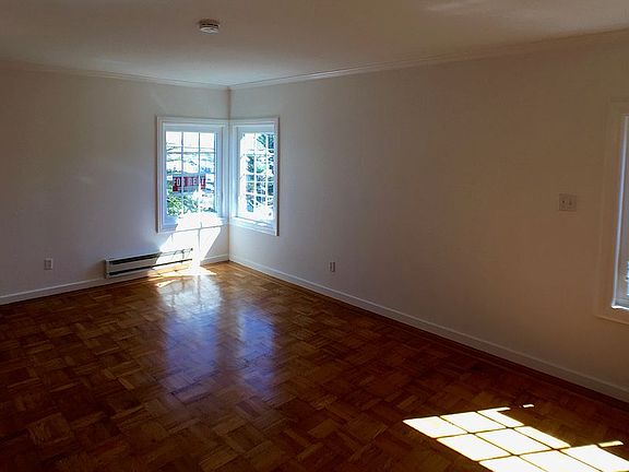 4th image of 402 Douglass St